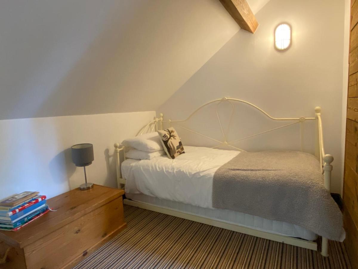 Betsey Trotwood. Historic Stylish 2-Bed Cottage. Blundeston Eksteriør bilde