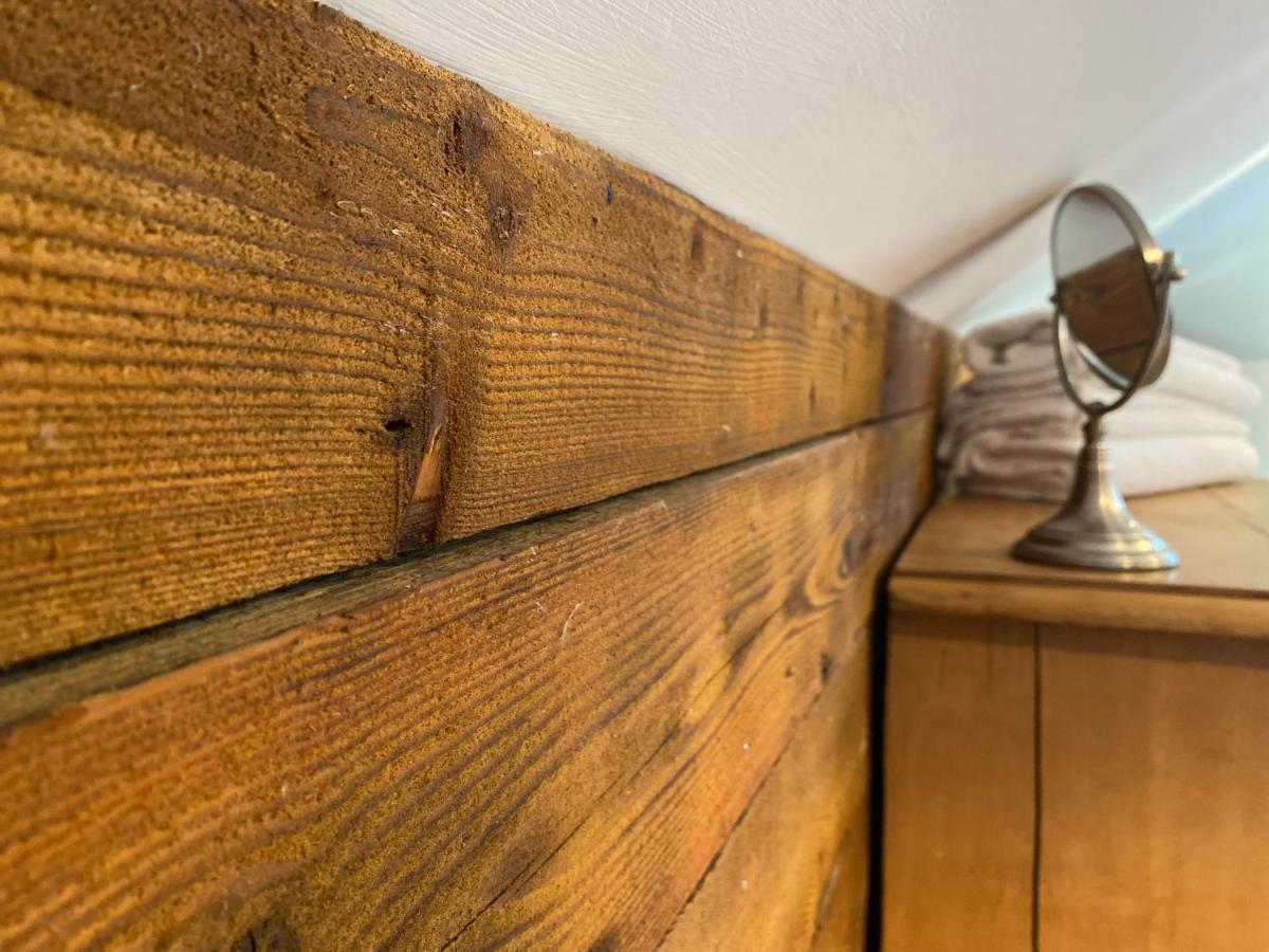 Betsey Trotwood. Historic Stylish 2-Bed Cottage. Blundeston Eksteriør bilde