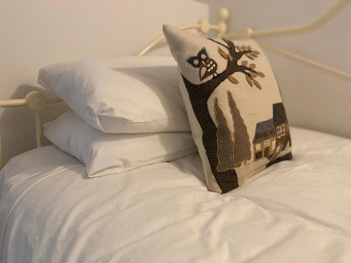 Betsey Trotwood. Historic Stylish 2-Bed Cottage. Blundeston Eksteriør bilde
